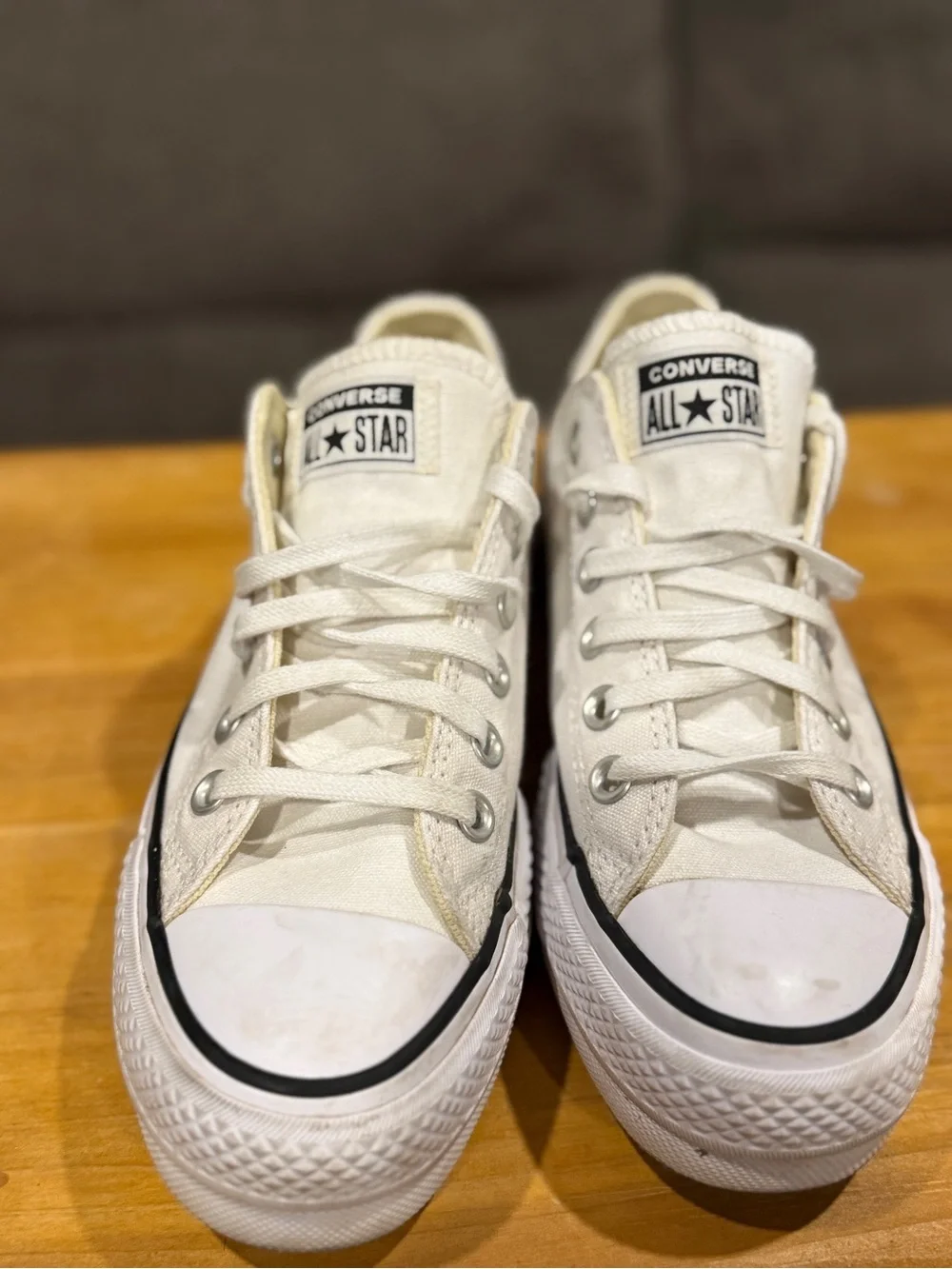 Platform Low-Top Canvas Sneakers Size women 6